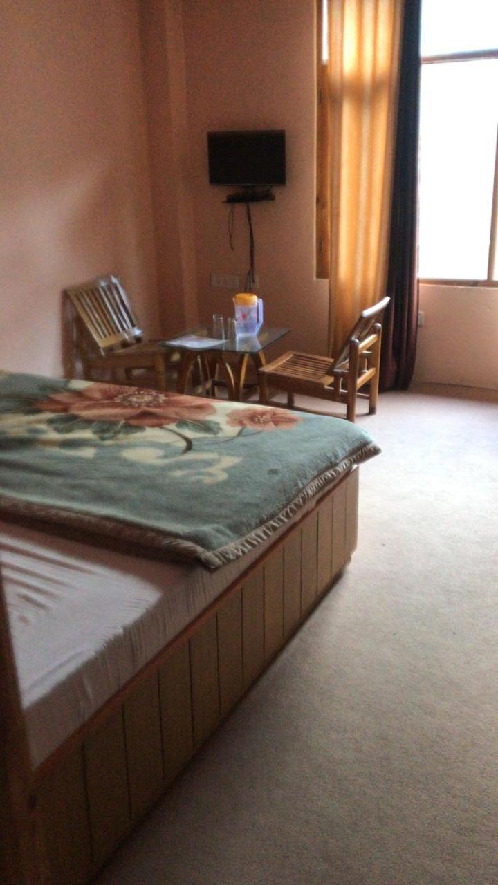 Hotel Kingston Manāli Εξωτερικό φωτογραφία