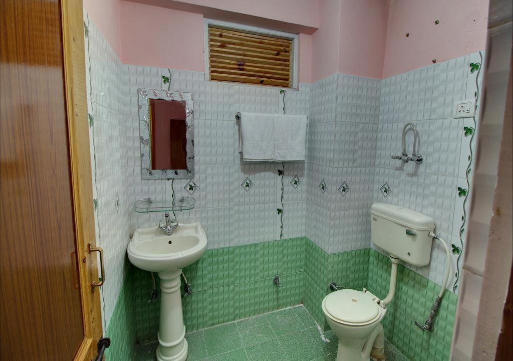 Hotel Kingston Manāli Εξωτερικό φωτογραφία
